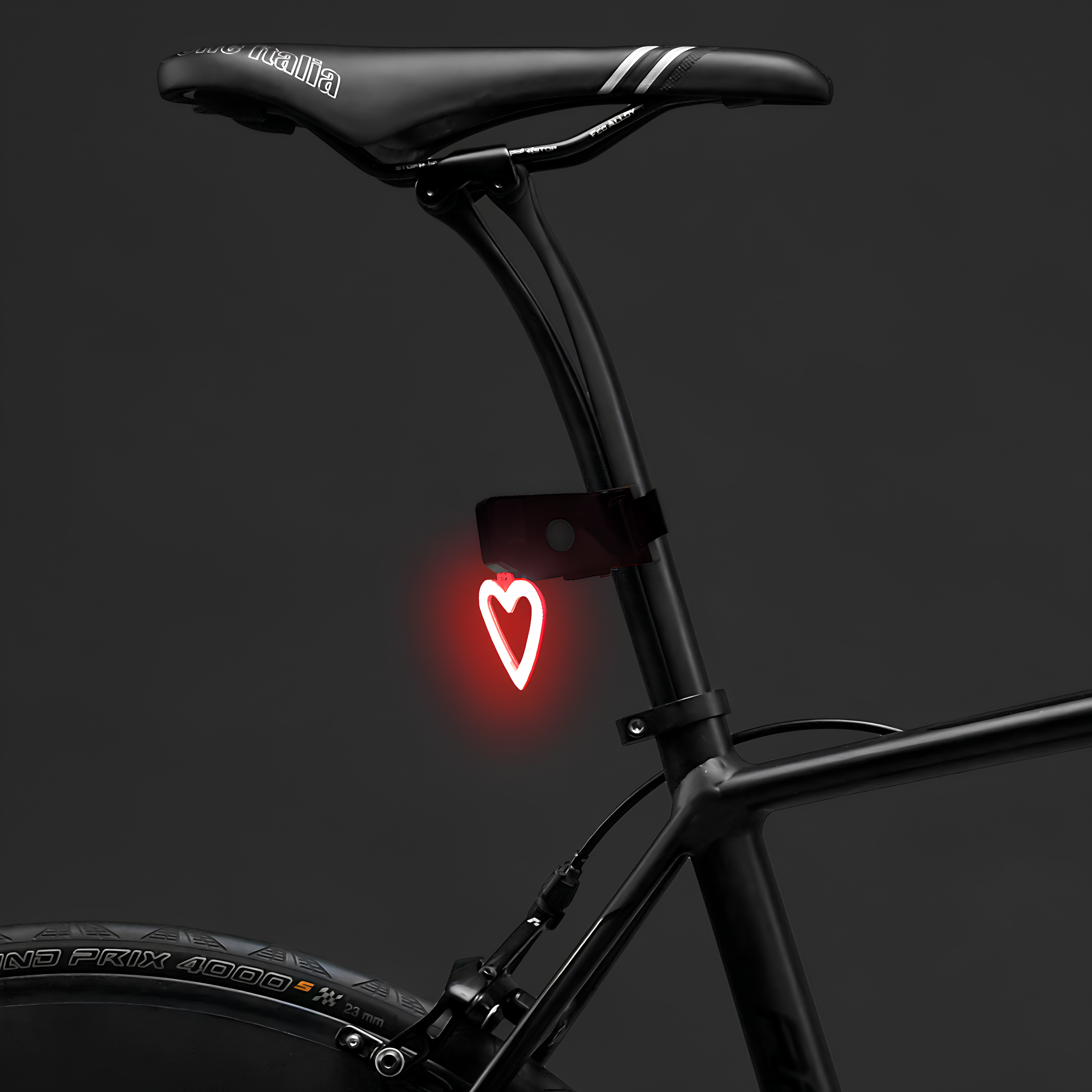 CyclamoreLEDBikeTailLight-2_0678ca61-b074-40c6-9e37-cba3cba0baa3.png